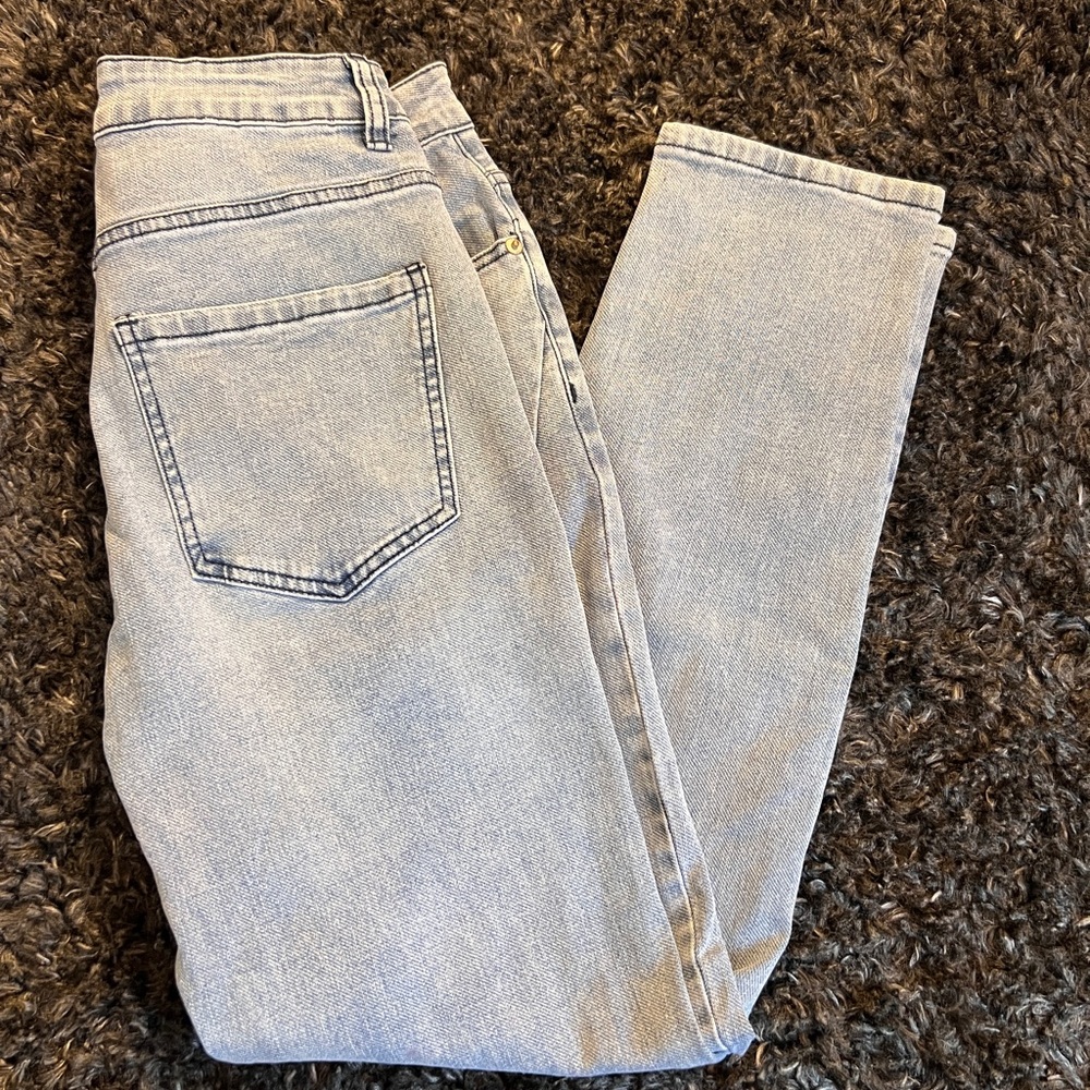 Light Wash Women’s Jeans - Classic Straight Leg